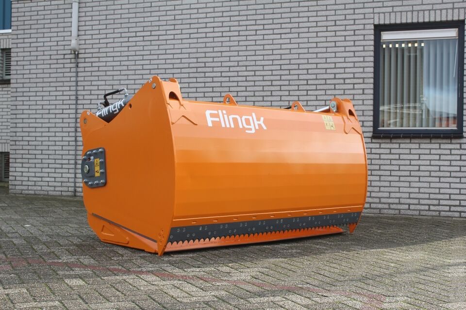 FlingK skæregrab foran fabrikken i Heeswijk-Dinther, Holland